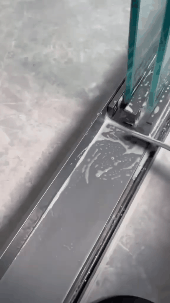 Multi-Purpose Gap Cleaning Brush